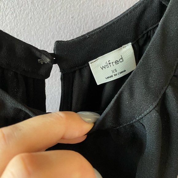 Wilfred from Aritzia Sleeveless Blouse - Picture 3 of 3